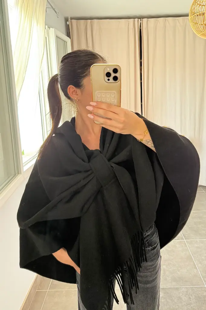 PONCHO CHRISTINA NOIR
